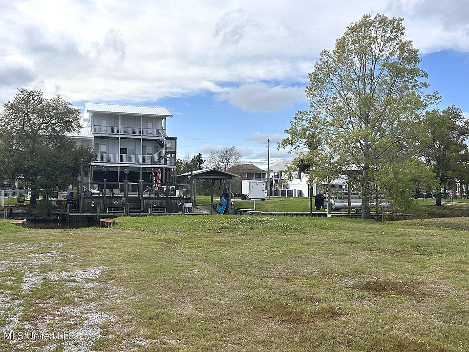 2nd image of 82 Fiber St