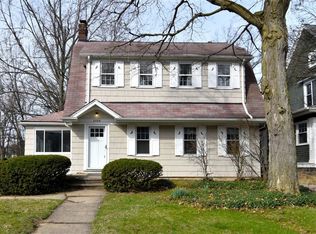 2498 Queenston Rd, Cleveland Heights, OH 44118