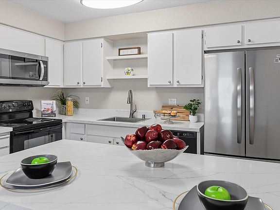 3rd image of 5520 Sean Cir APT 86