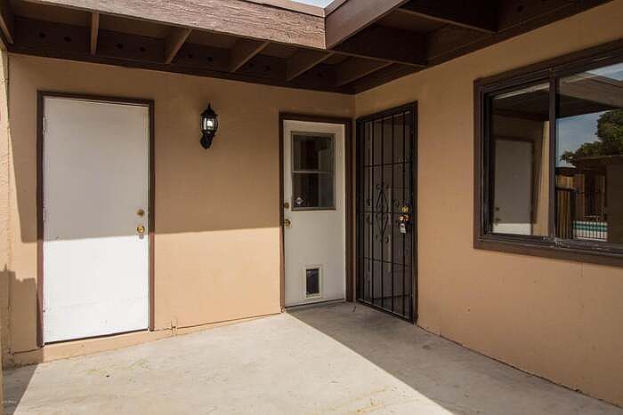 1st image of 6004 W Augusta Ave #6004