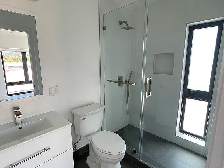 2527 Hermosa Ave #3/4 — Photo 18