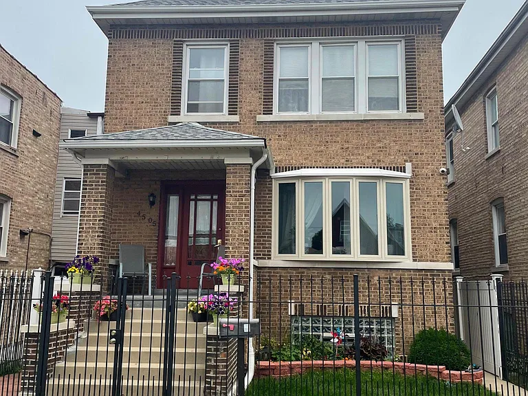 4505 S Saint Louis Ave #2 — Photo 1