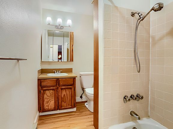 2nd image of 5005 SW Mitchell St Unit 4