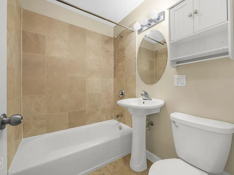 3007 N Clifton Ave #202 — Photo 7