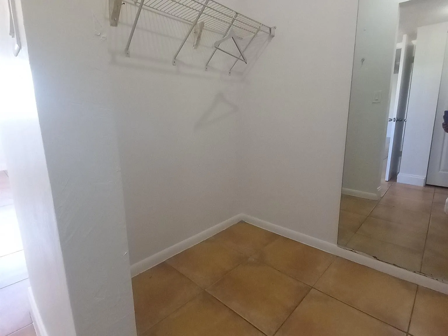 2 bed, 2.0 bath, 1100 sqft, $1,750 — Photo 2