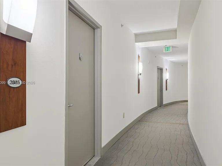 1750 N Bayshore Dr #2805 — Photo 4