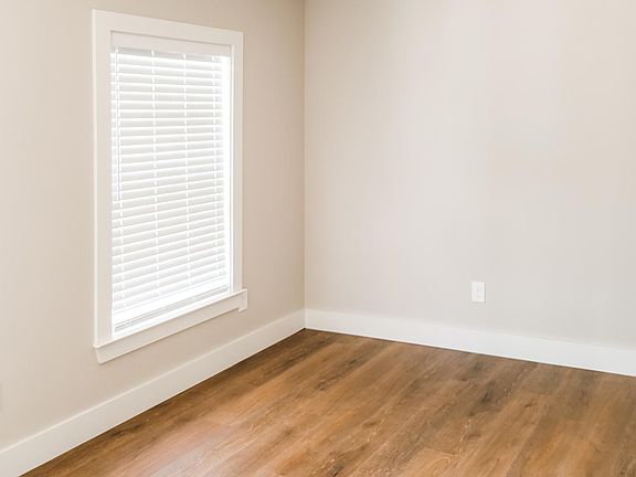 3rd image of 1206 E Carson St APT 2