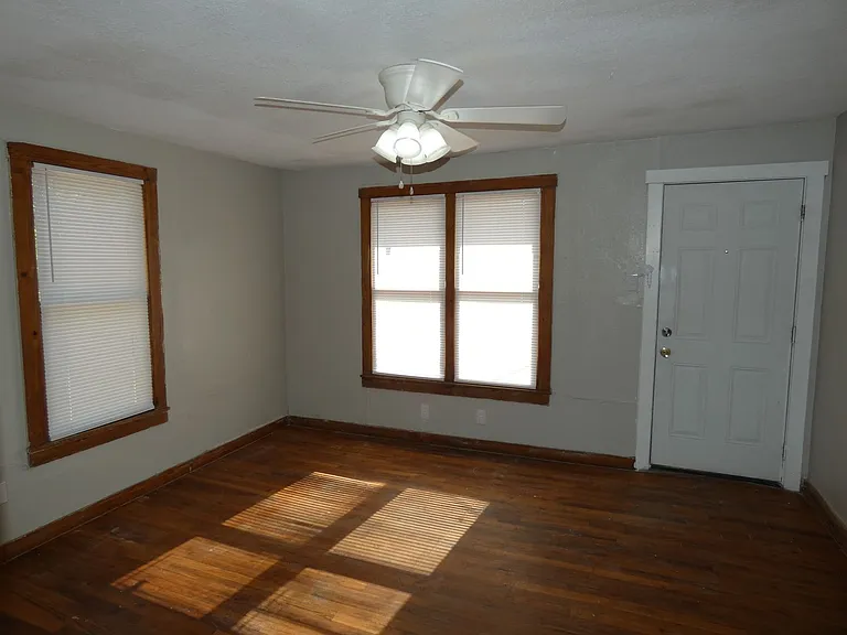 1436 E North 10th St — Photo 14