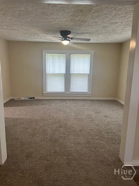 3 bed, 1.0 bath, 1311 sqft, $1,850 — Photo 3
