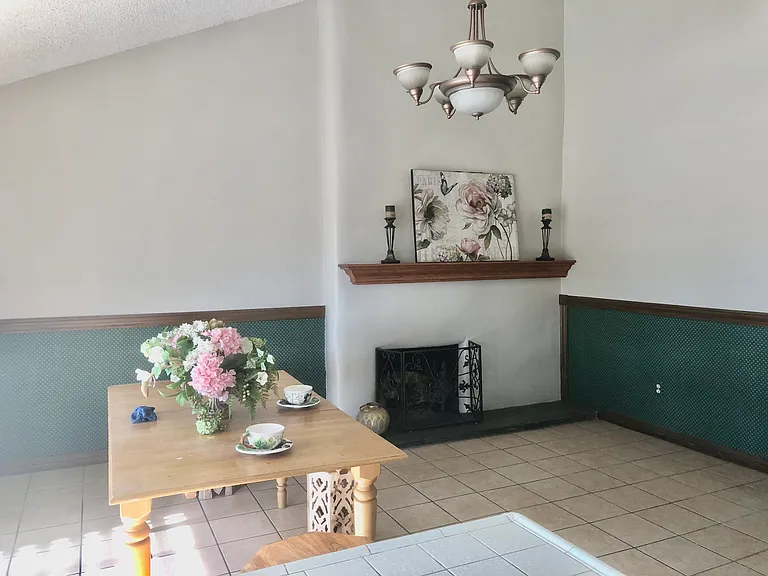 370 W Campus View Dr — Photo 5
