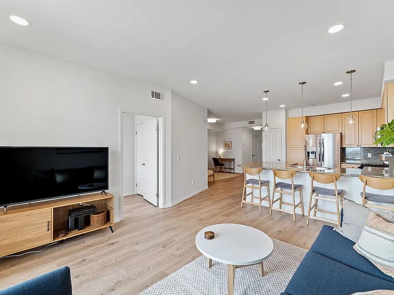 436 Poli St #402 — Photo 6