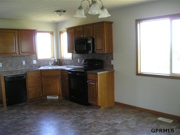 4th image of 612 Eagle View Dr
