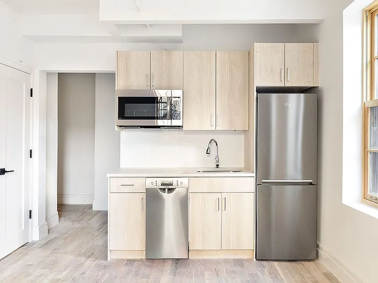50 Clark St #2A — Photo 6