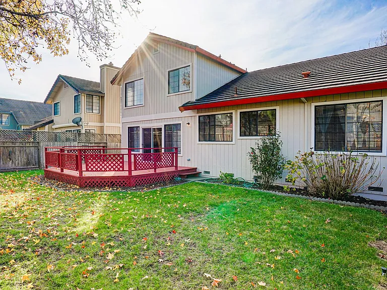 7202 Ruby Ct — Photo 27