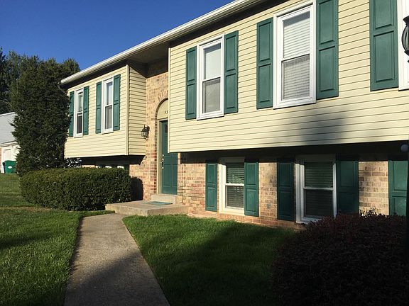 Lower level Unit. Full sized windows