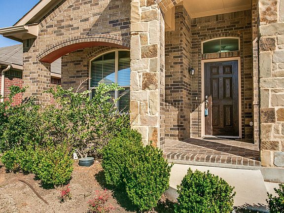 2nd image of 6809 Elderberry Dr