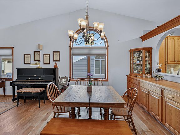 5th image of 4131 Stone Brooke Rd