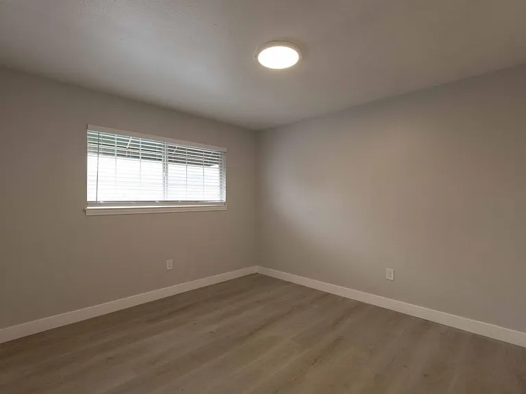 5400 Highland Ave #4 — Photo 6