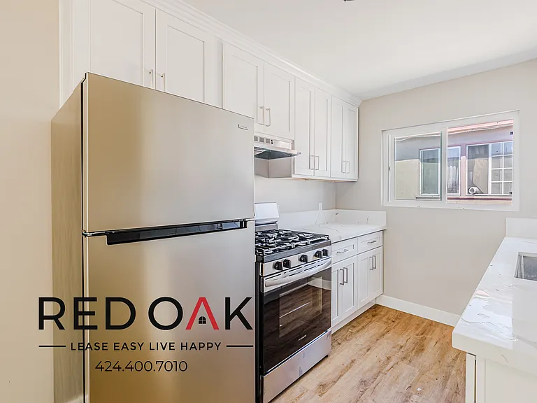 921 W 82nd St #26 — Photo 9