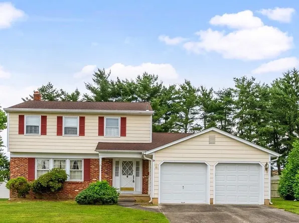 9 Everington Rd, Marlton, NJ 08053