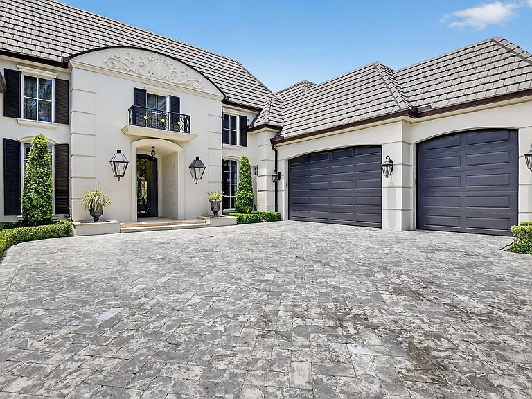 377 E Coconut Palm Rd — Photo 5
