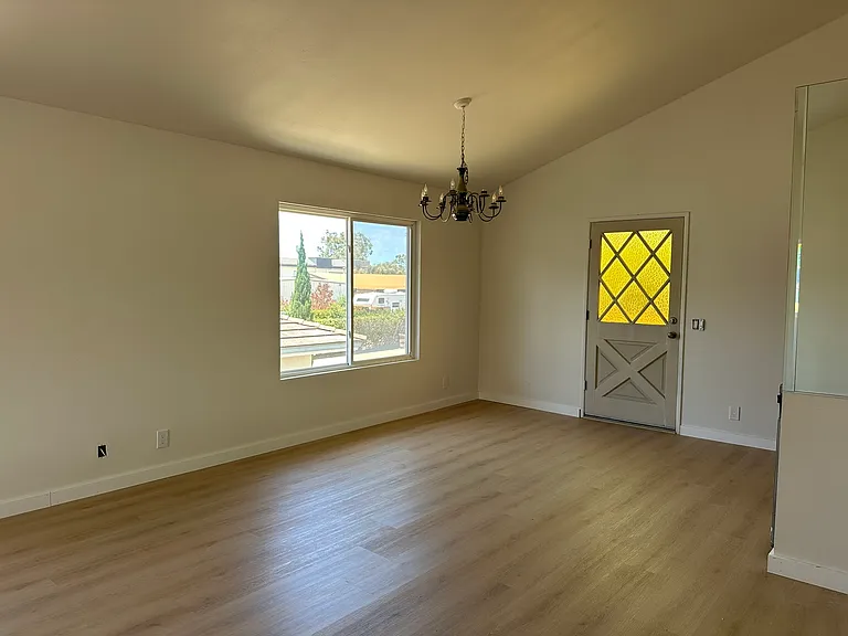 1300 Oak Ave #4 — Photo 8