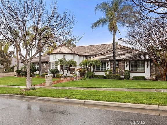 2nd image of 2885 Citrocado Ranch St