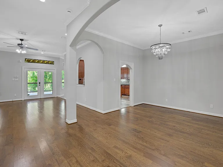 270 Lake Grove Dr — Photo 17