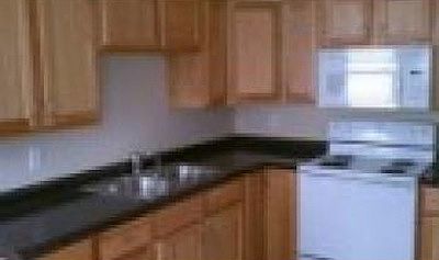 3rd image of 1347 Queen Ave N
