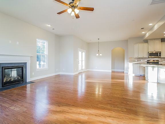3rd image of 105 Crystal Falls Cir