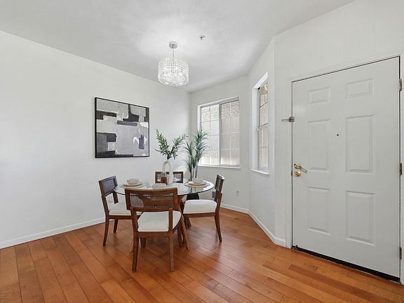 5th image of 250 Santa Fe Ter APT 320
