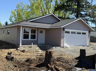 588 Surrey Ln, Sweet Home, OR 97386