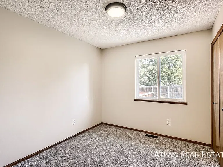 8420 Candleflower Cir — Photo 9