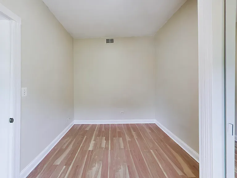 3149 W Lyndale St #2 — Photo 17