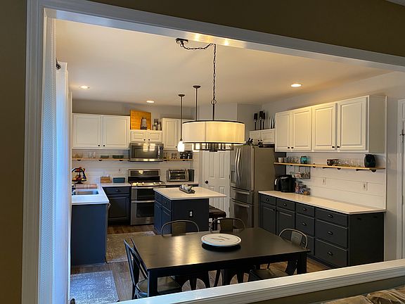 2nd image of 1540 Aurelia Dr