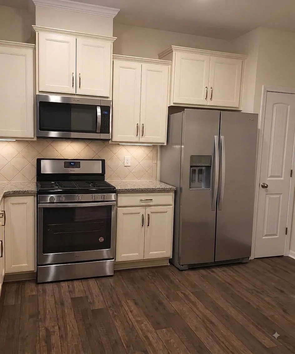 3 bed, 2.5 bath, 1739 sqft, $2,000 — Photo 2