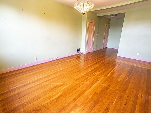3rd image of 1999 Commonwealth Ave APT 10