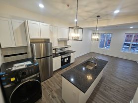 406 Main St, Poughkeepsie, NY