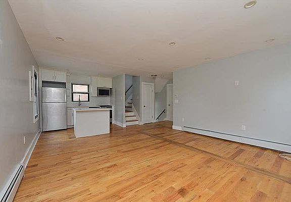 4th image of 104-27 192nd St #2