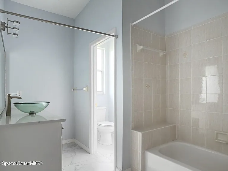180 Tramore Pl — Photo 12