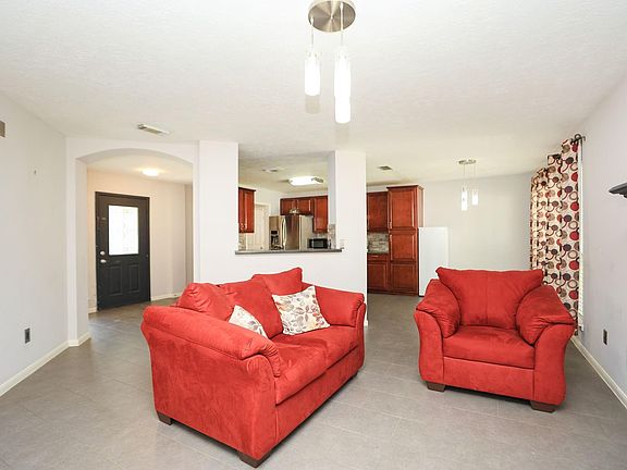 4th image of 10403 Twin Oak Dr