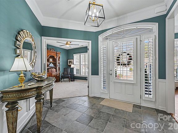 2nd image of 49015 Gladiolus St
