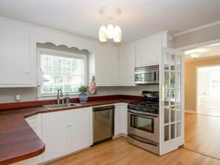 105 S Ridge St — Photo 19
