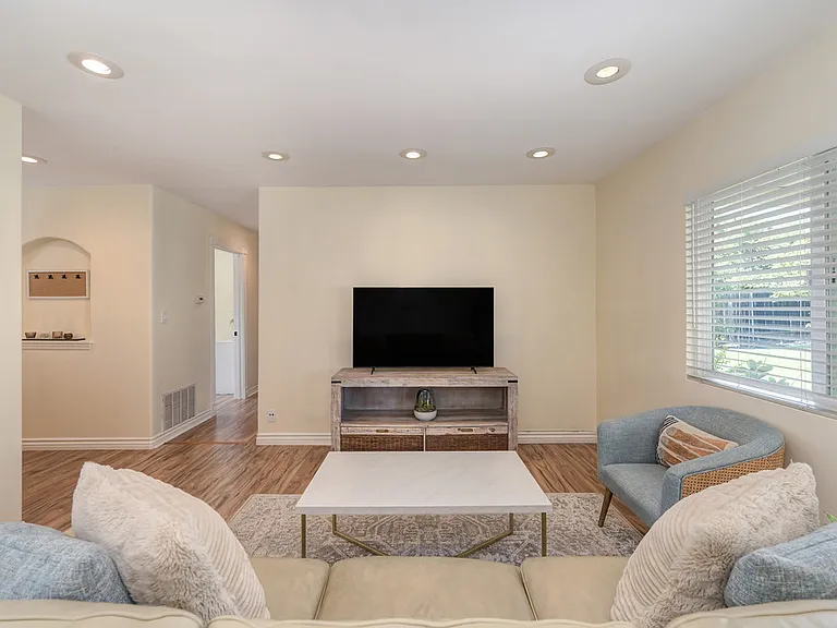9524 Galston Dr — Photo 7