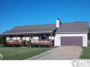 6105 Rivers Edge Dr, Howell, MI 48855