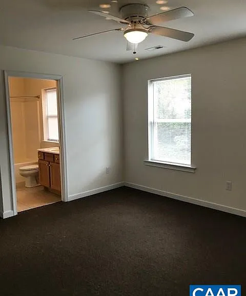 109 Chelsea Dr — Photo 4