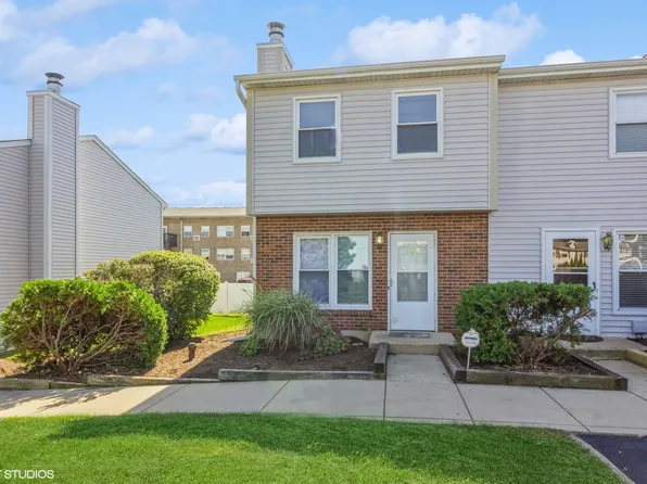 1259 Marywood Ct, Aurora, IL 60505