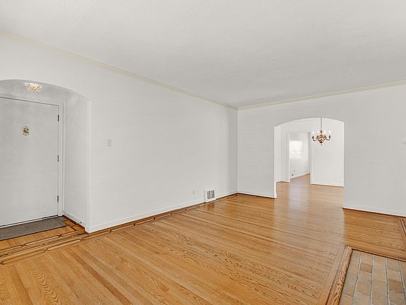 2nd image of 624 Spruce Ave