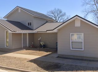 315 W South St, Henrietta, TX 76365