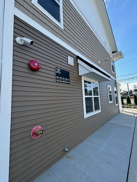 Building Photo - 1 Conklin St #201